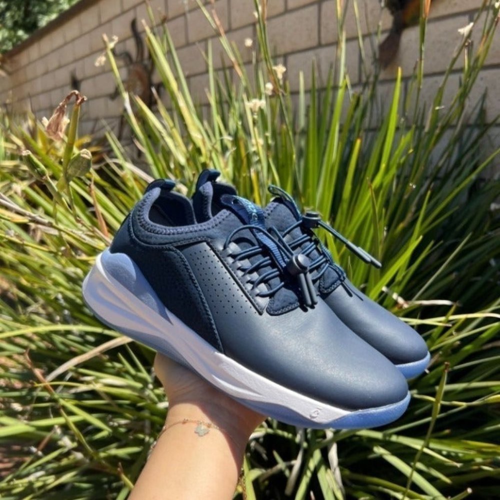 Clove Womens Healthcare Night Shift Navy and White Sneakers Size 6